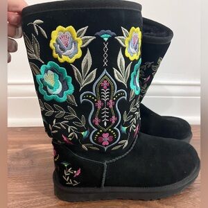 UGG Juliette Floral Embroidered Black Suede Boots Sz 7 - RARE - Great Condition
